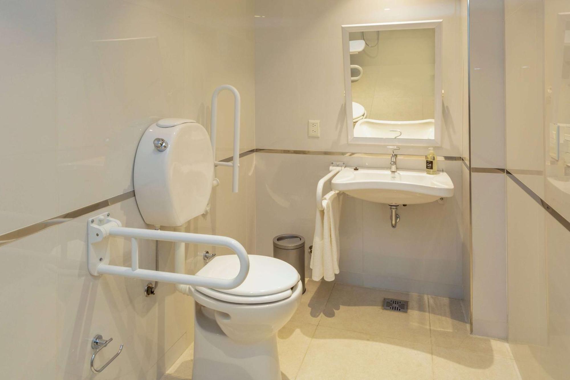 Dazzler By Wyndham Hotel 4*